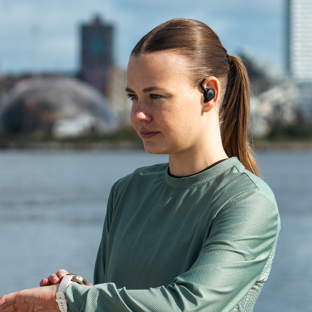 IPX5 OCH KOMFORT FÖR AKTIV ANVÄNDNING