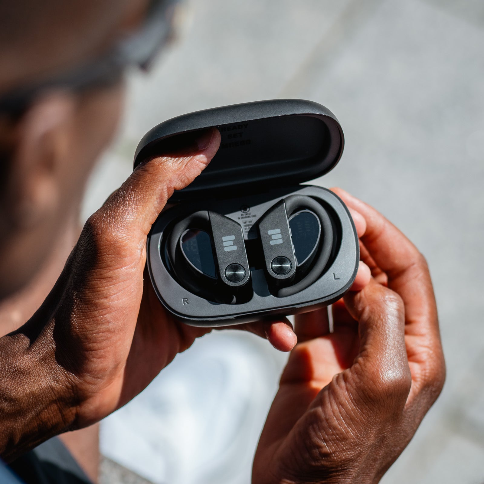 MiiBUDS ACTIVE GO + Trådlös Laddare